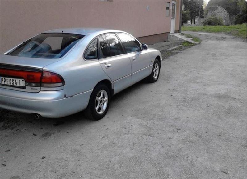 Mazda-626-2-0--93