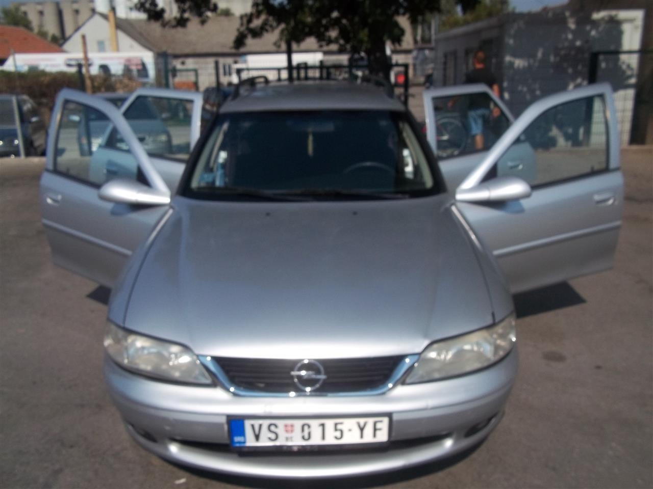 OPEL-VECTRA--01
