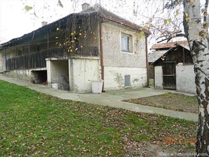 Kuca-Beli-Potok-ispod-same-Avale-centar-povoljno