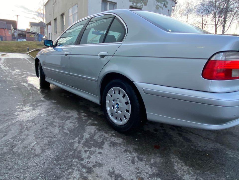 BMW-520-2002-god