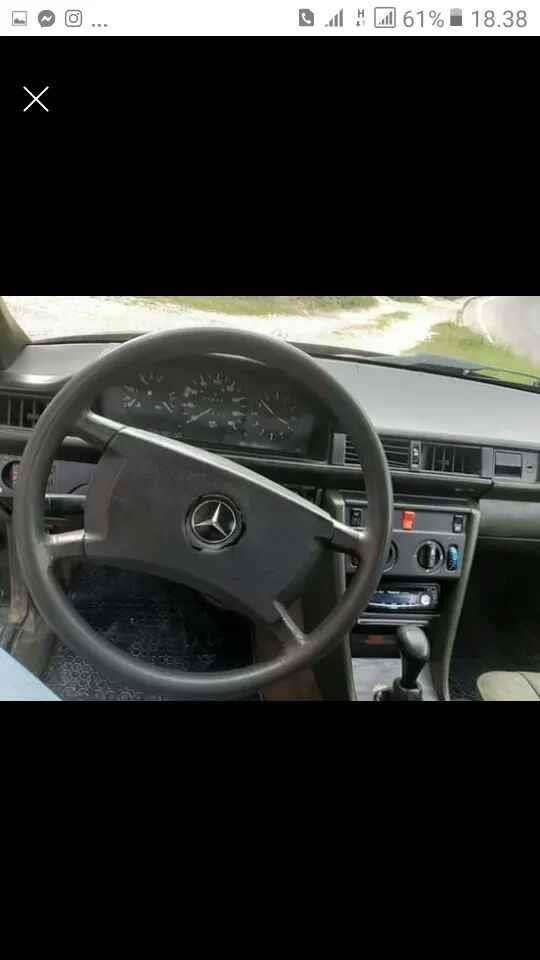 Mercedes-200-D