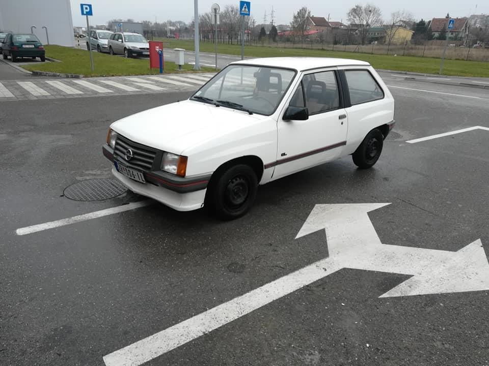 Opel-corsa-12s