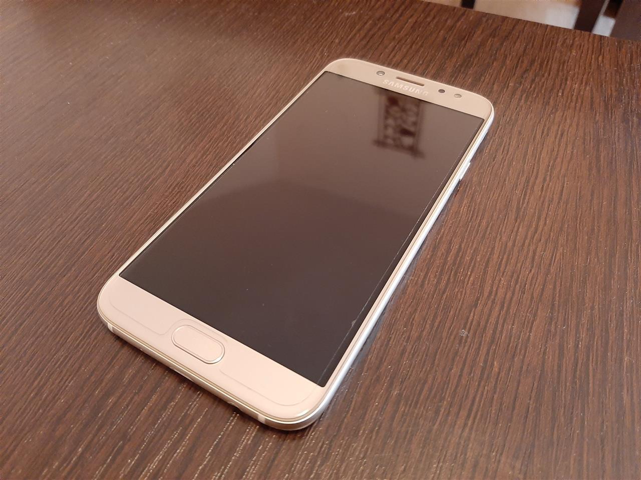 Samsung-J7--2017