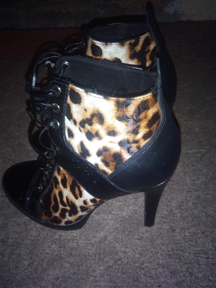 GUESS-cipele-