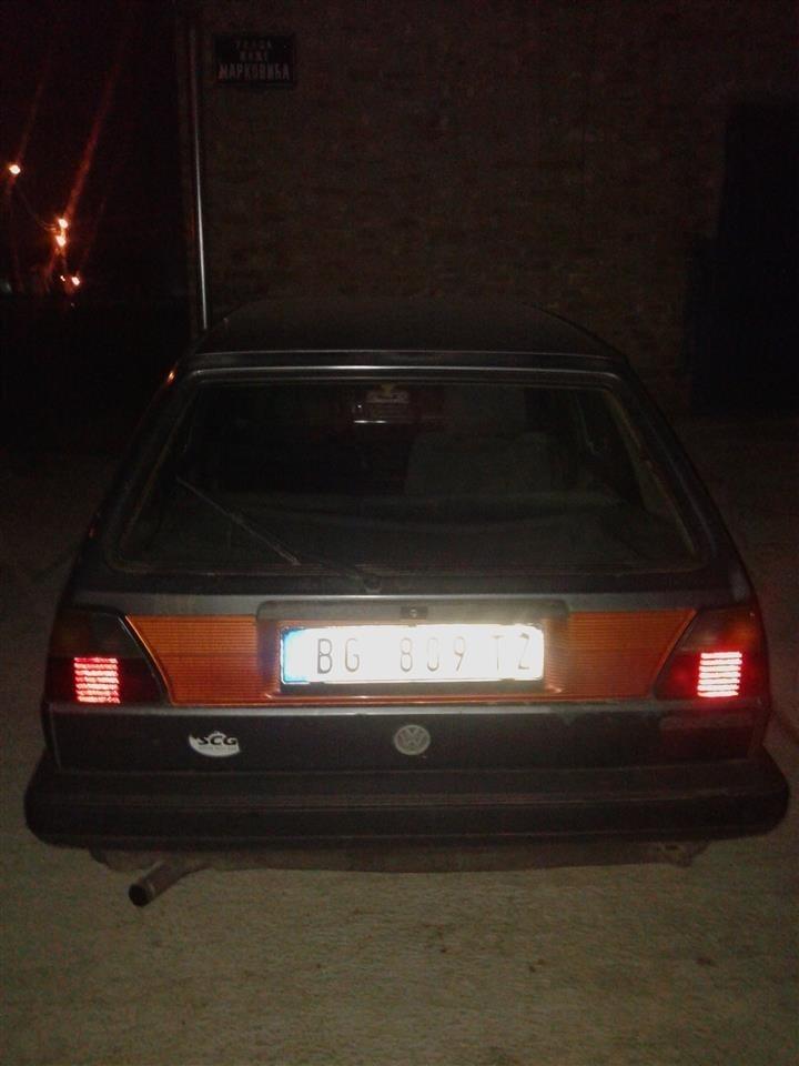 VW-Golf-2-1-9--1987