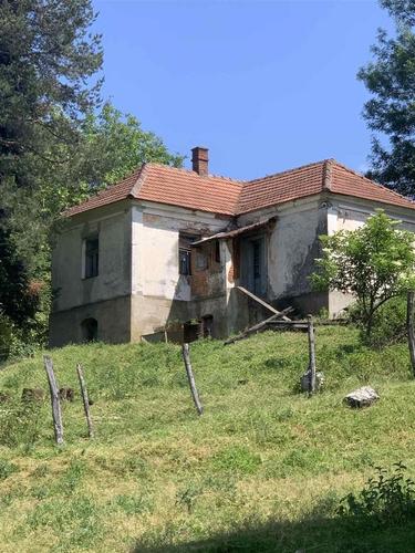 Prodajem dve kuce Pepeljevac-Lajkovac