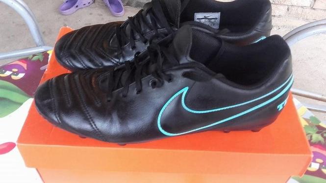 Nike Tiempo