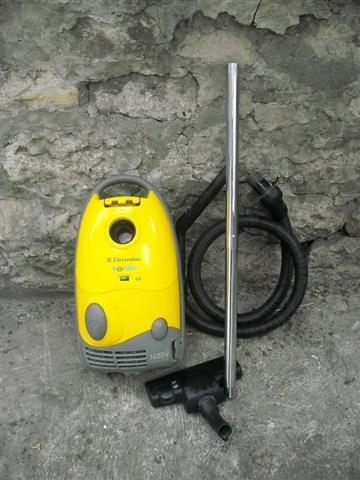 Na-prodaju-usisivač-Electrolux