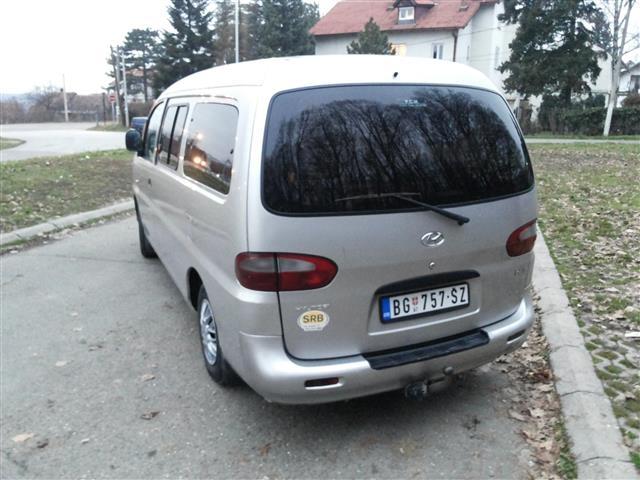 Hyundai-H-1--01