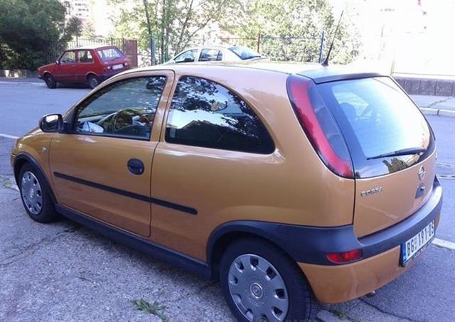 Opel-Corsa-DTI--03