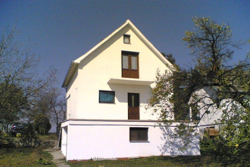 Vikendica-40km-od-centra-Beograda
