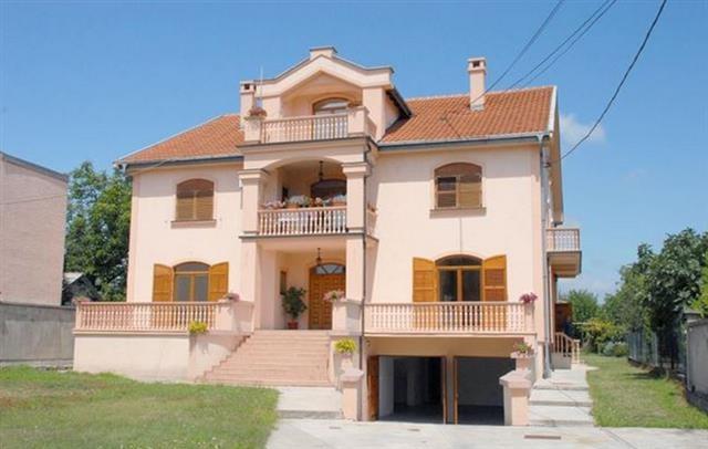 Lux kuca 800m2 u Zemun