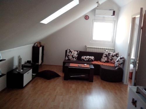 Stan-42m2-u-Paliluli--Beograd