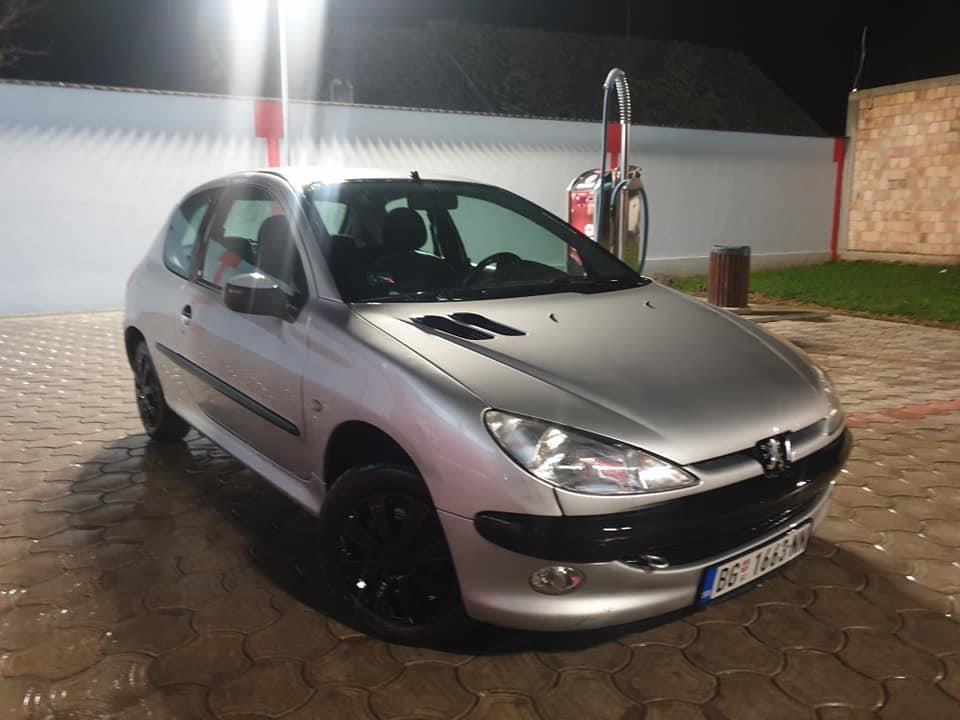 Peugoet-206