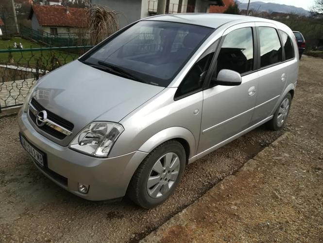 Opel meriva 1,4 benzin plin