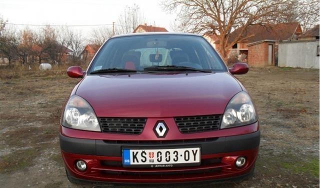Renault  Clio 1.2 8v -02