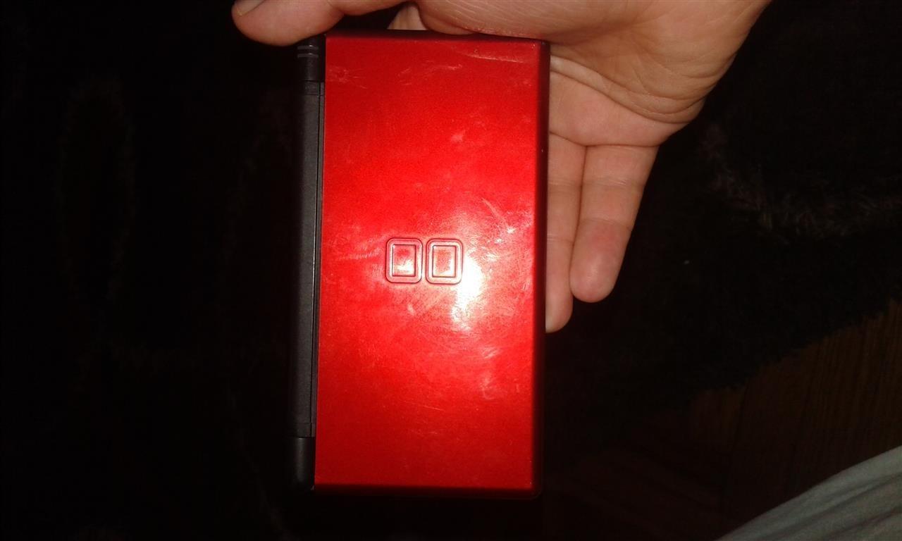 Nintendo-DS-Lite-crveni