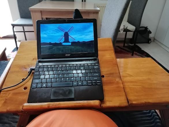 postolje-za-laptop