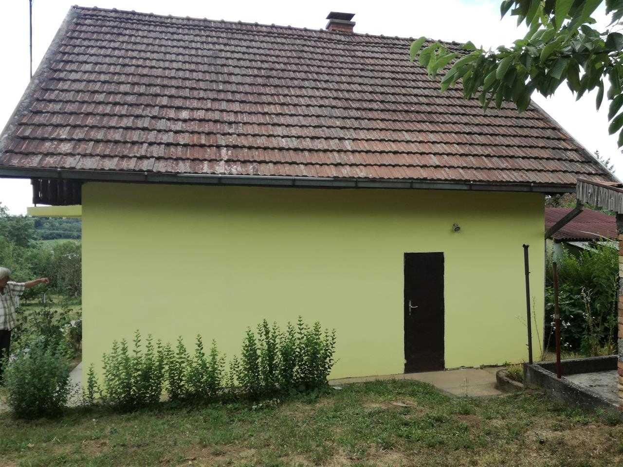 Prodajem-vikendicu-Banstol-122m2