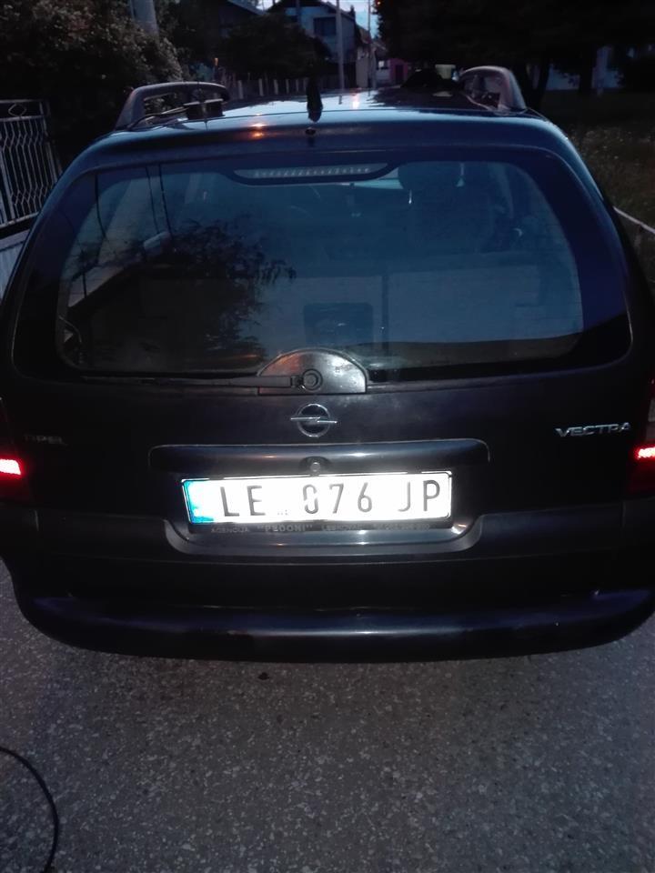 Na-prodaju-opel-vectra