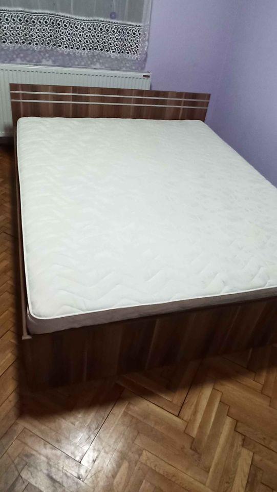 ----FRANCUSKI-LEZAJ-------