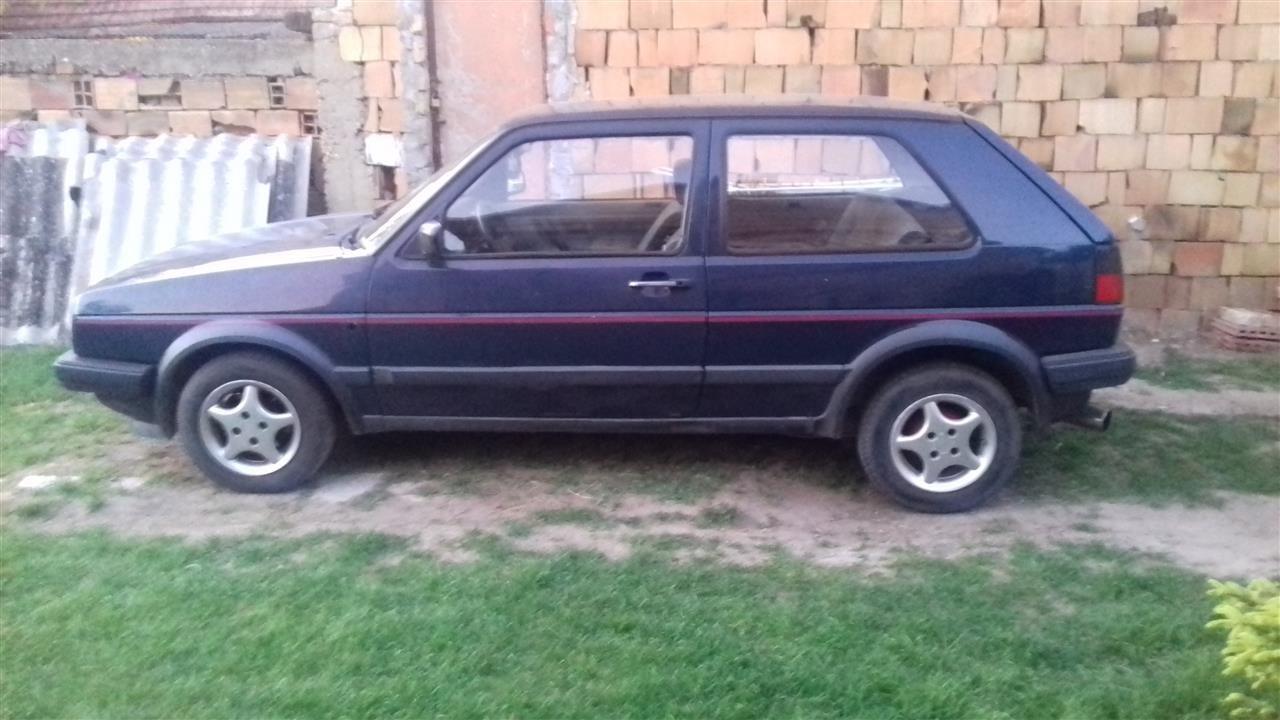 VW-Golf-Hitno