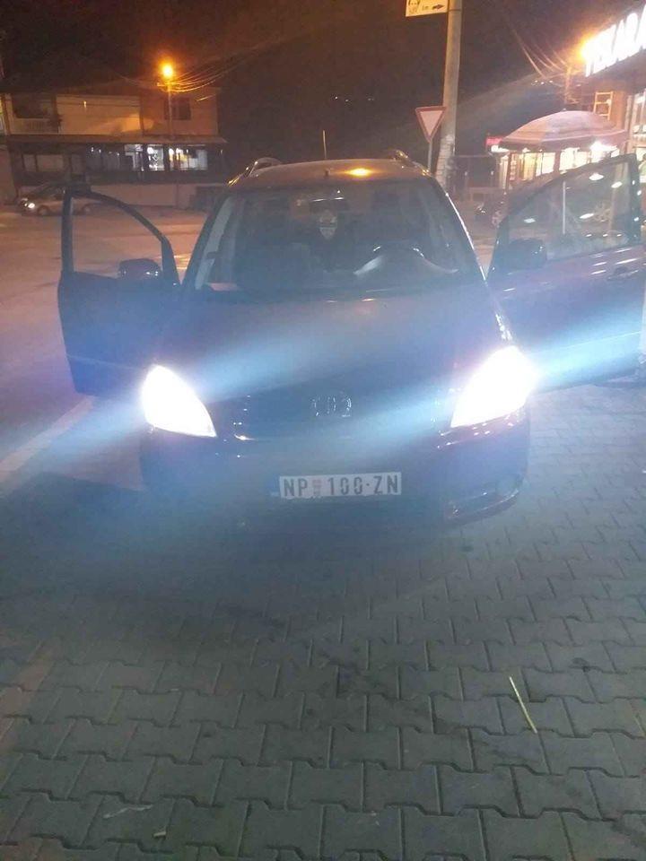 Automobil