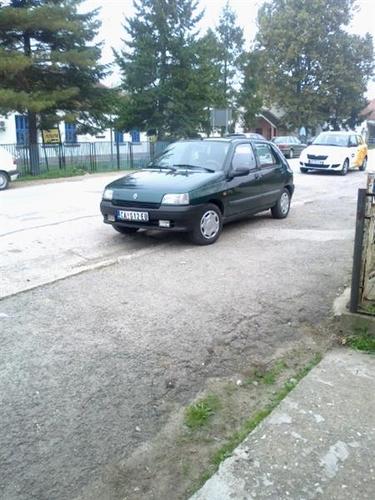 Renault Clio -93