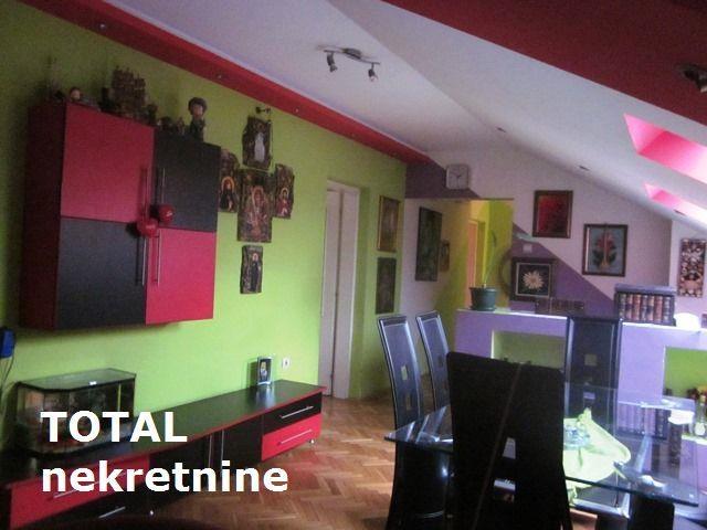 Uknjizen-cetvorosoban-duplex-stan-