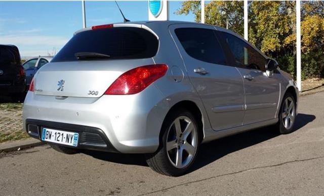 Peugeot-308-1-6-16V-vti--08