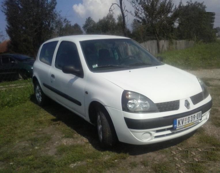 Renault-Clio-15-dci--02-