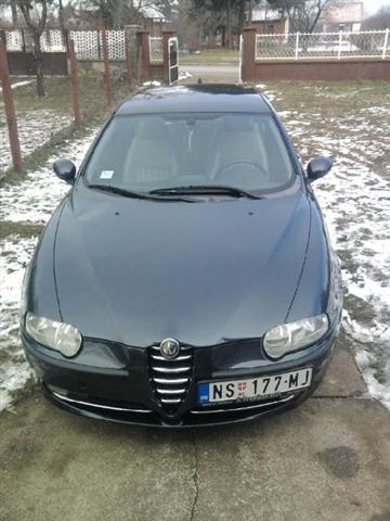 Alfa-Romeo-147--02