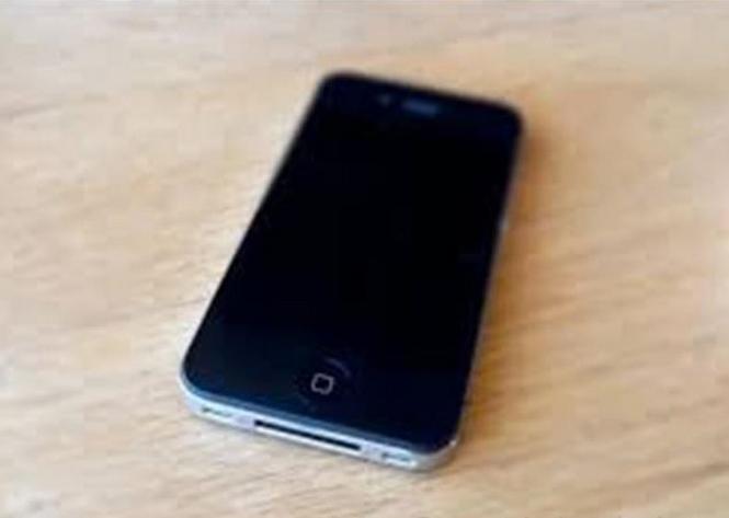 Apple iPhone 4S