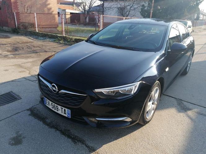 2018 opel isignija