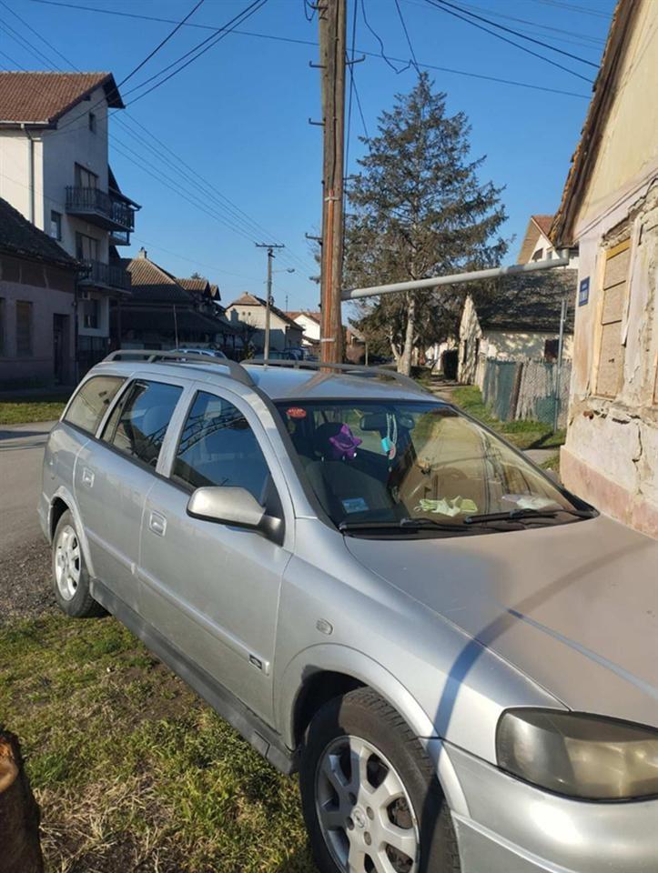 Opel-Astra-2004