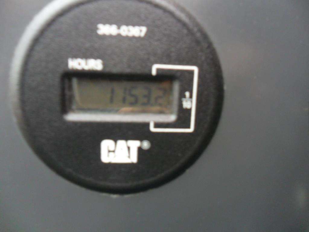 -Caterpillar--326D2L------