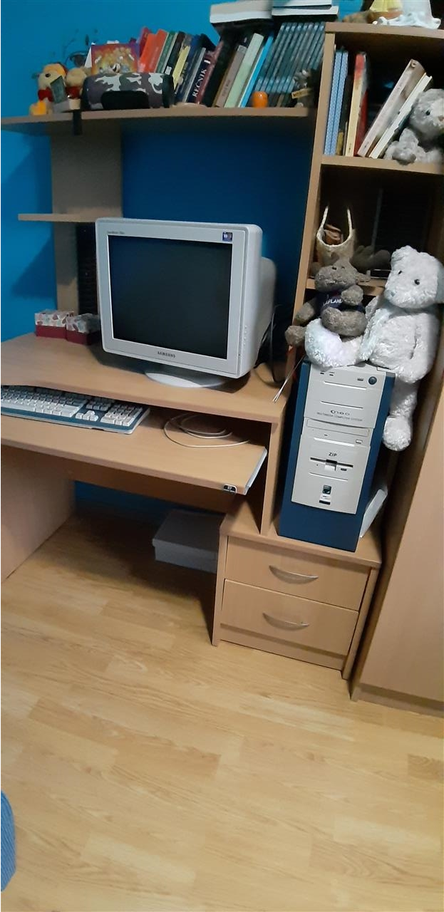 Kompjuterski-sto-