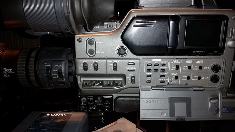 Sony-DSR-250-professional-Camcorder