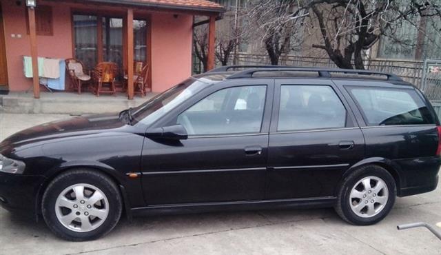 Opel Vectra B - 01