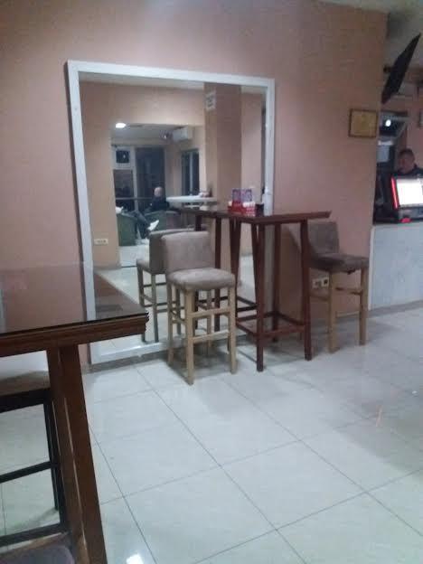 Potrebne-konobarice--Crna-Gora-