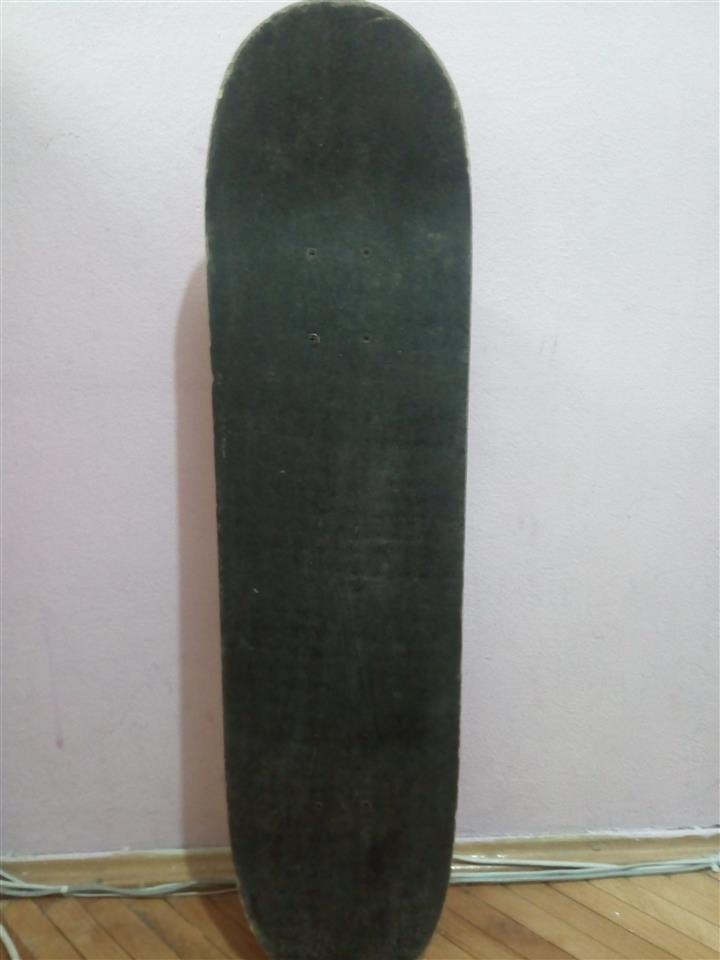 Skateboard-