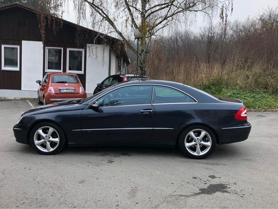 Mercedes-Benz-240-CLK