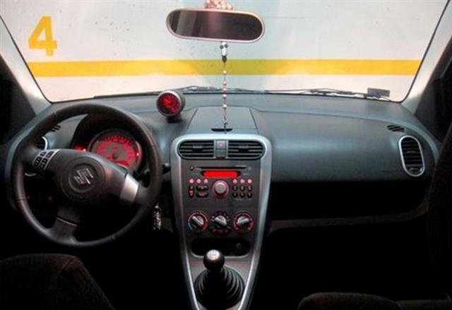 Suzuki-Splash-1-25-GS--09