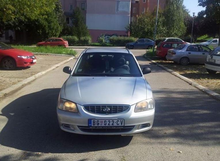 Hyundai-Accent-crdi--03