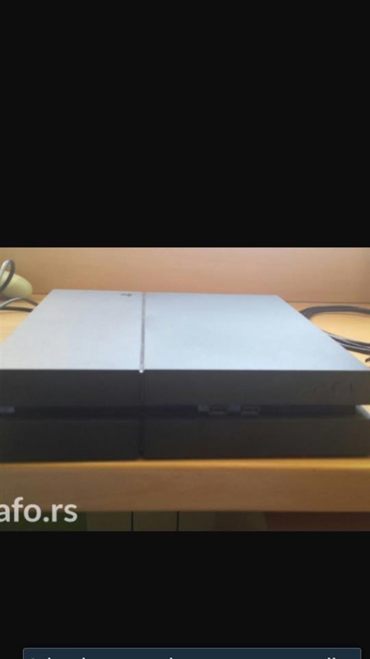 Ispravan-skoro-kupljen-PS4-