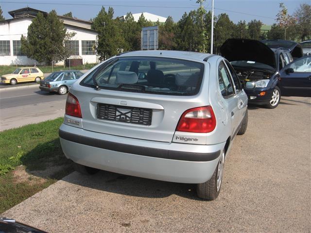 Renault-Megane---02