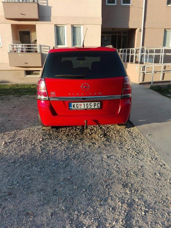 Opel-Zafira--07