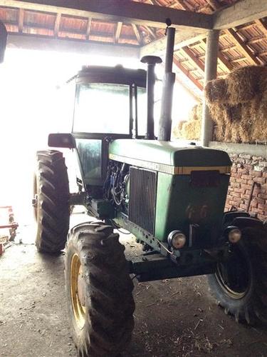 John Deere 4440