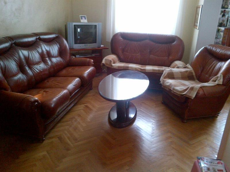 Prodajem-kožnu-garnituru-DRALONI