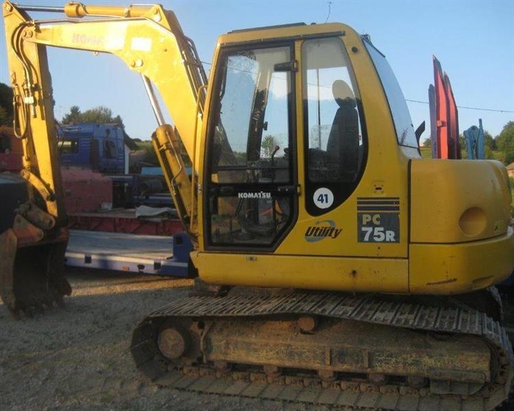 BAGER-Komatsu-PC75R---